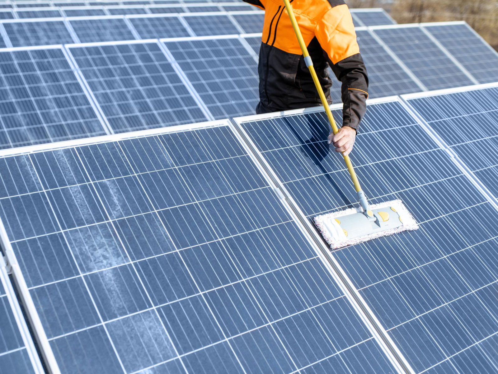 Solar Panel Cleaning - Cross Border Power Master Licensed Electrician Contractor in Albury, AU